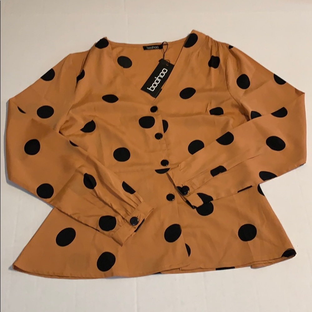 BooHoo V Neck button down top